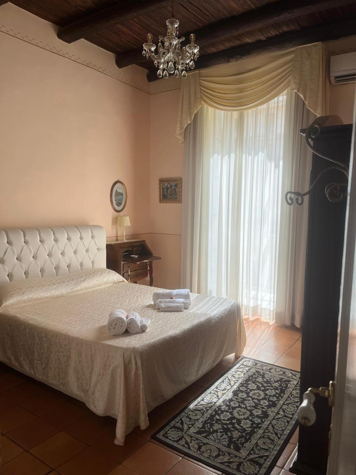 Maison Barriera - Luxury Suites - Salerno City Center 외부 사진